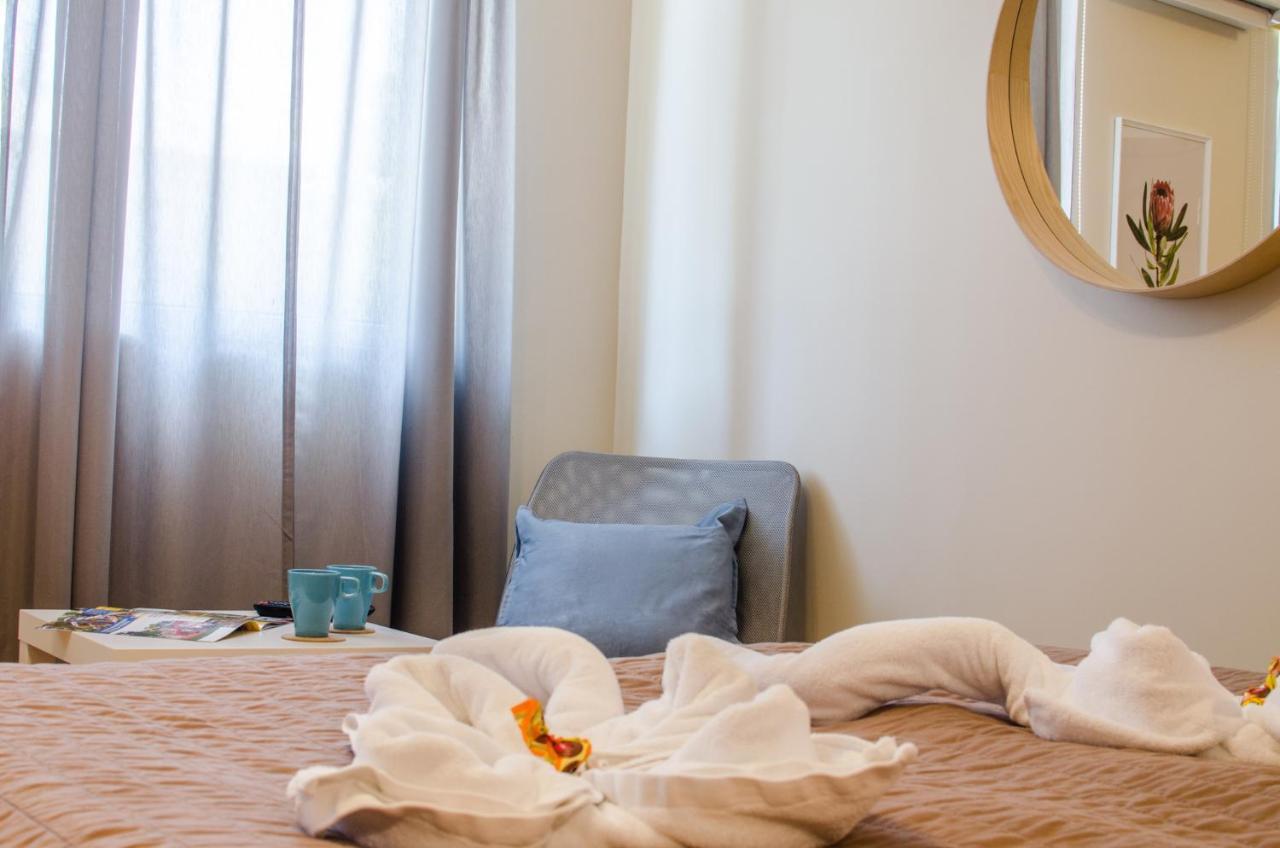 Veldzes Nams Hotel Ventspils Bagian luar foto