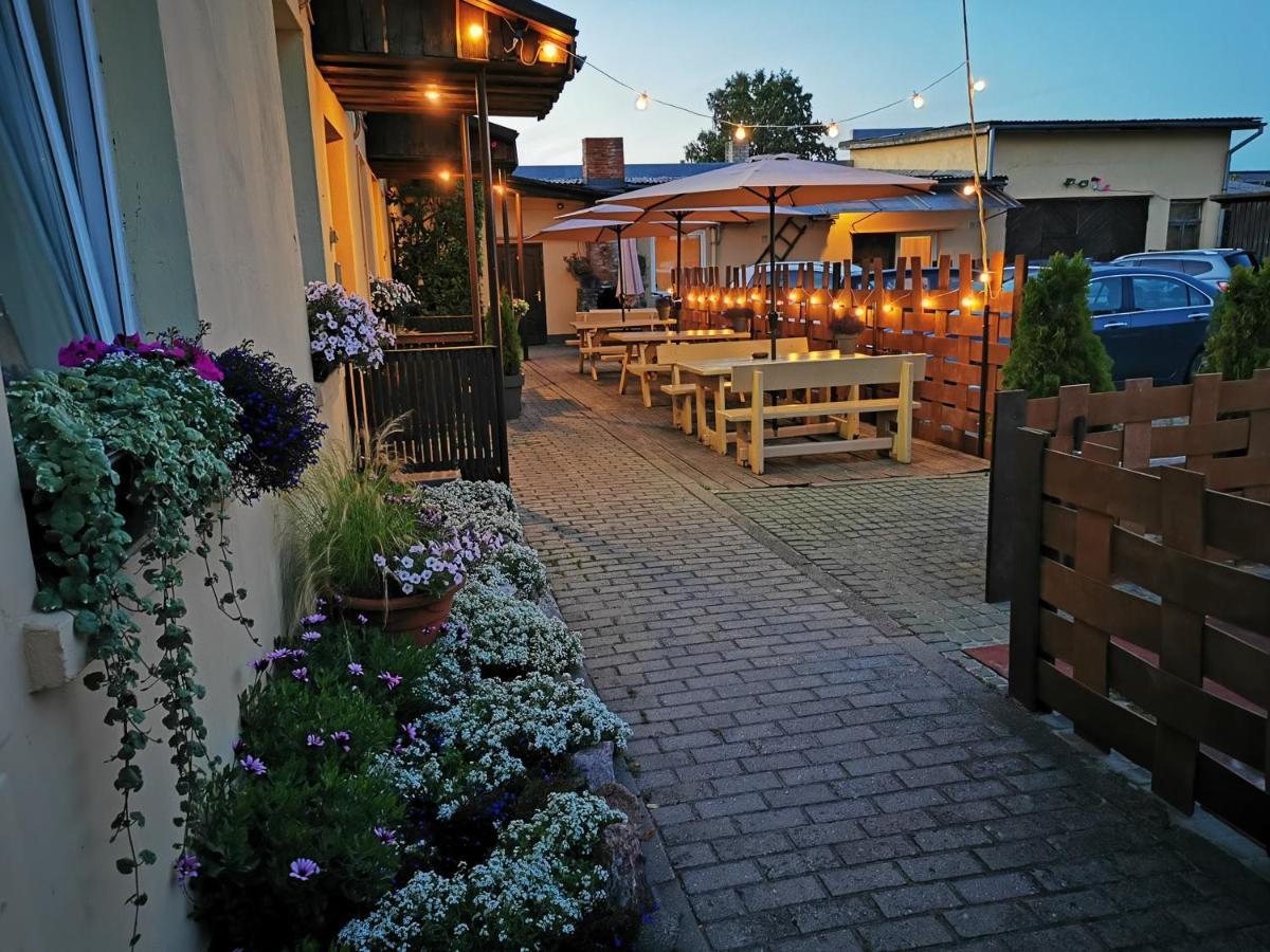 Veldzes Nams Hotel Ventspils Bagian luar foto