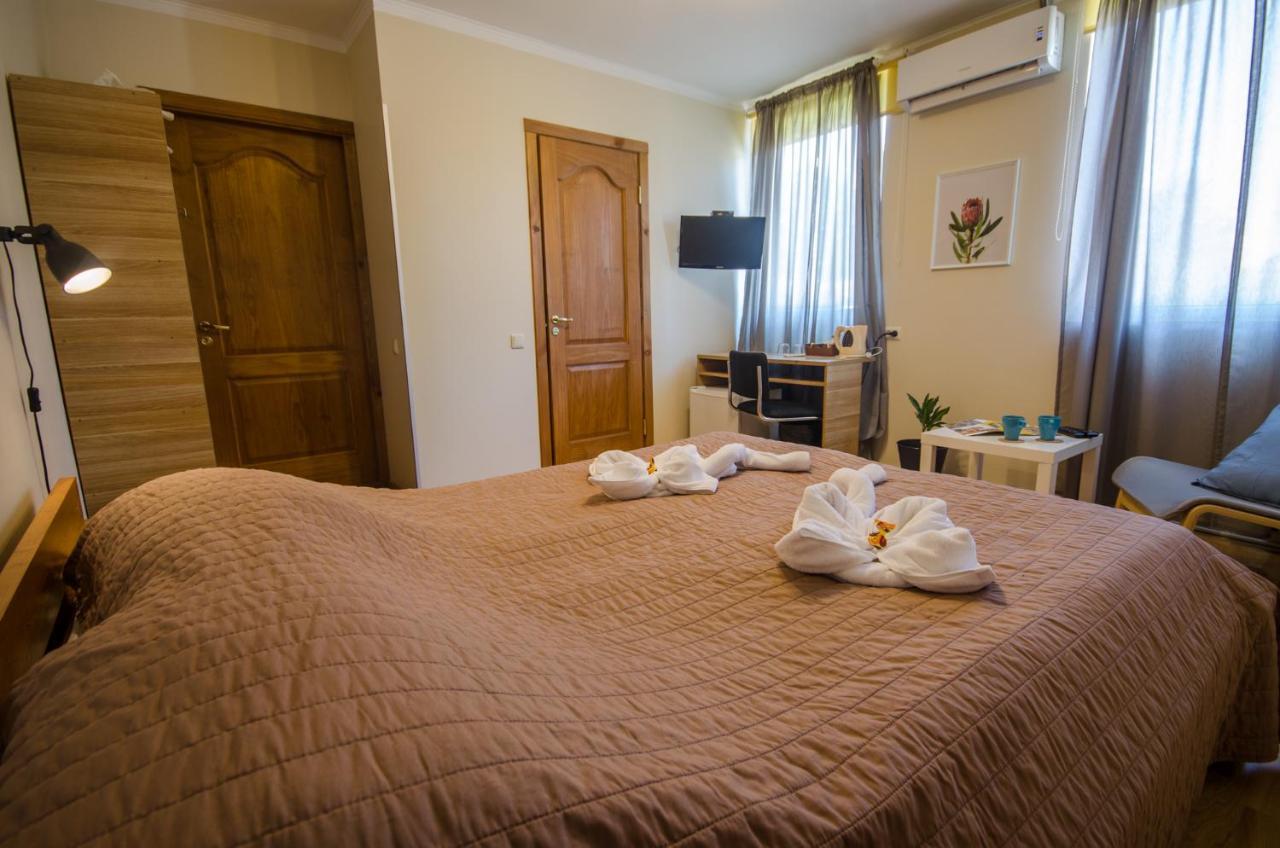 Veldzes Nams Hotel Ventspils Bagian luar foto