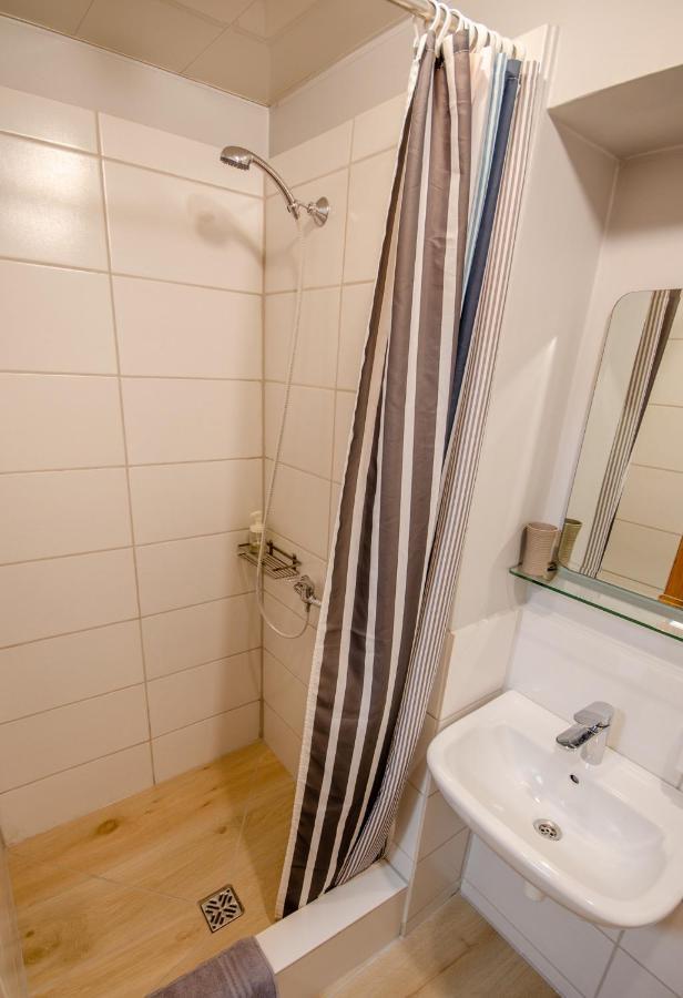 Veldzes Nams Hotel Ventspils Bagian luar foto