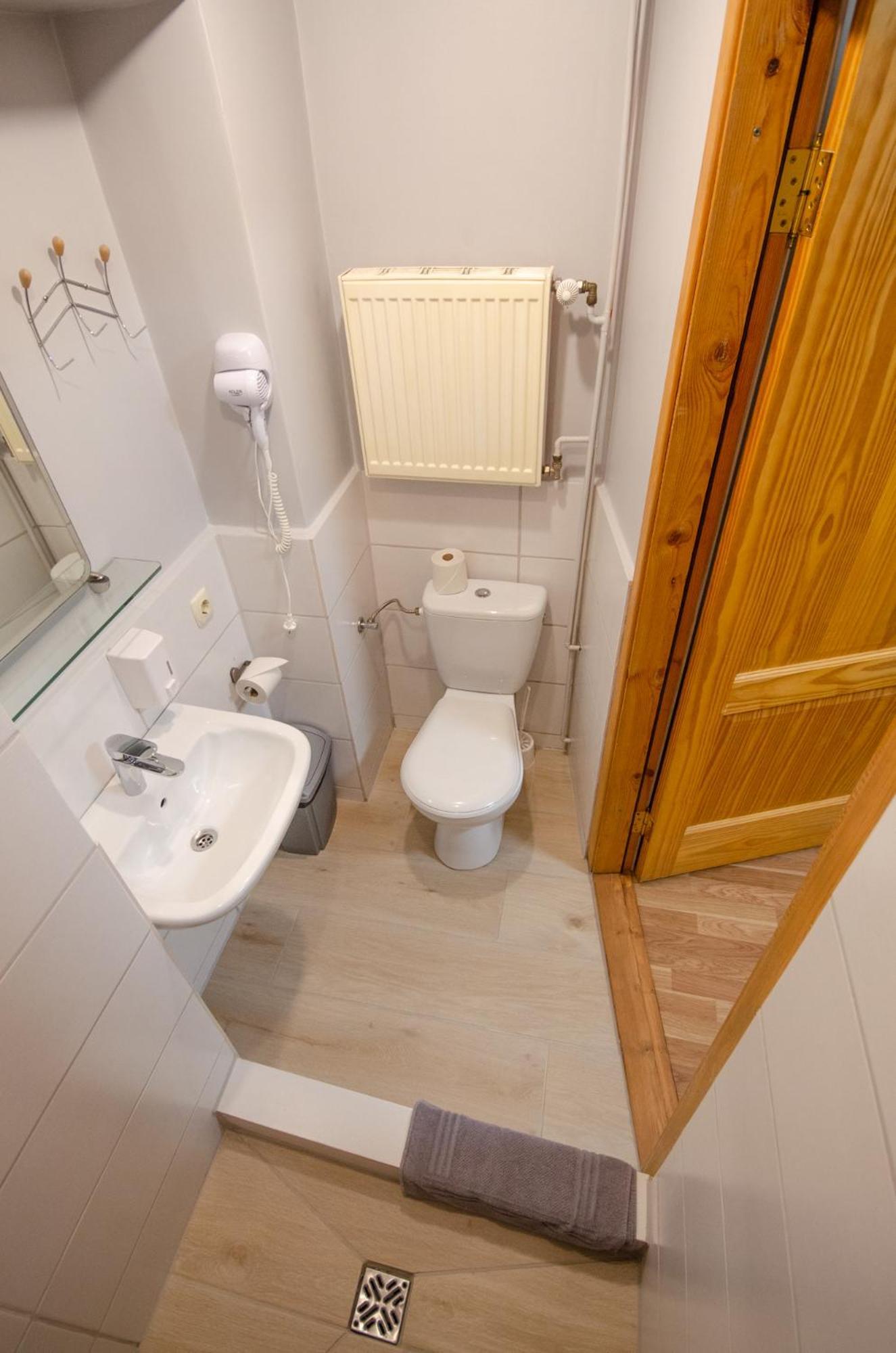 Veldzes Nams Hotel Ventspils Ruang foto